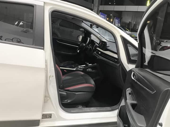 Geely Vision X3 2021 2021款 PRO 1.5L CVT尊贵型