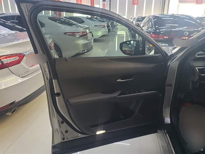 Lexus UX 2022 2022款 260h 探·酷版