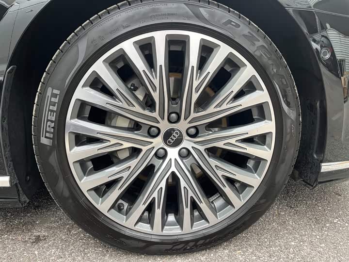 Audi A8 2025 2025款 A8L 50 TFSI quattro 臻选型