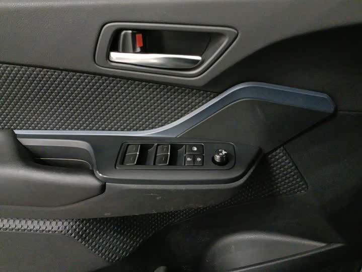 Toyota Izoa 2021 2021款 双擎 2.0L 奕享版