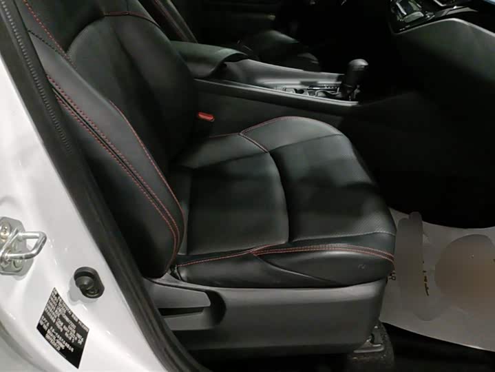 Toyota Izoa 2021 2021款 双擎 2.0L 奕享版