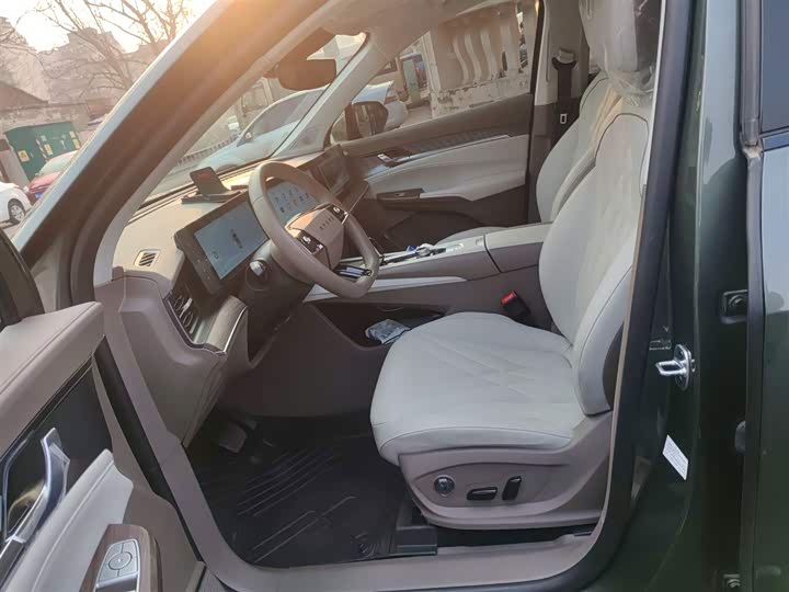 Roewe RX9 2023 2023款 2.0T 两驱优享版