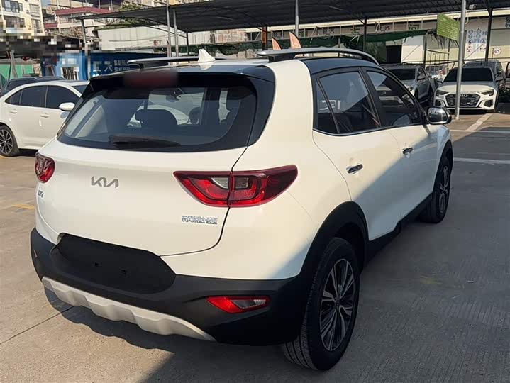 Kia KX1 2021 2021款 1.4L CVT趣享天窗款