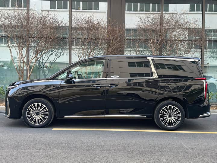 Maxus Mifa 9 2024 2024款 改款 超混 超长续航高山版 七座