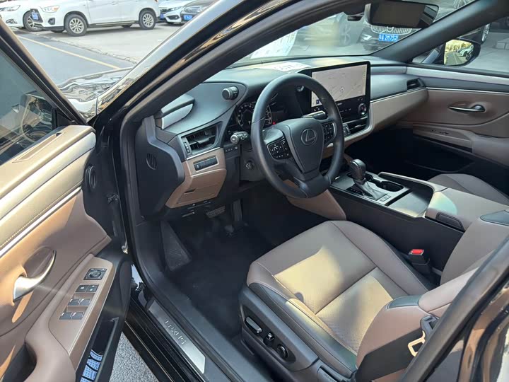 Lexus ES 2025 2025款 300h 臻享版