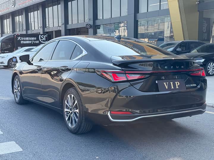 Lexus ES 2025 2025款 300h 臻享版