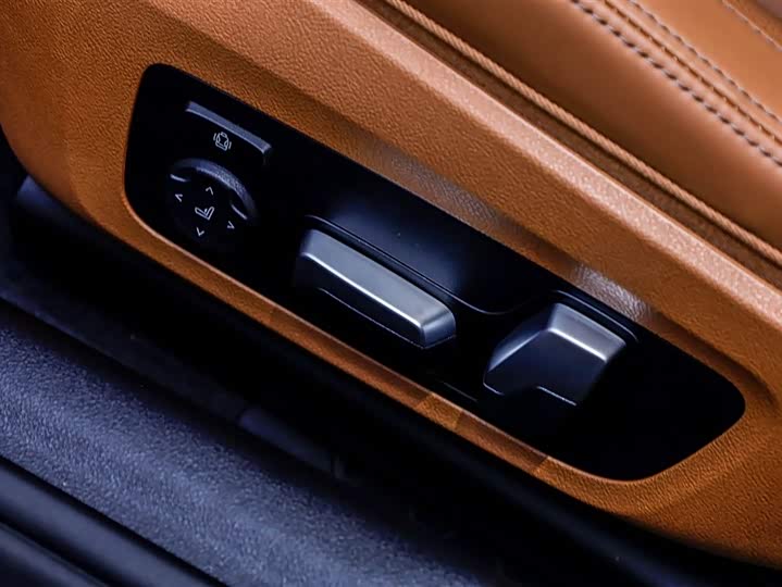 BMW 8 Series 2022 2022款 840i 四门轿跑车 M运动套装