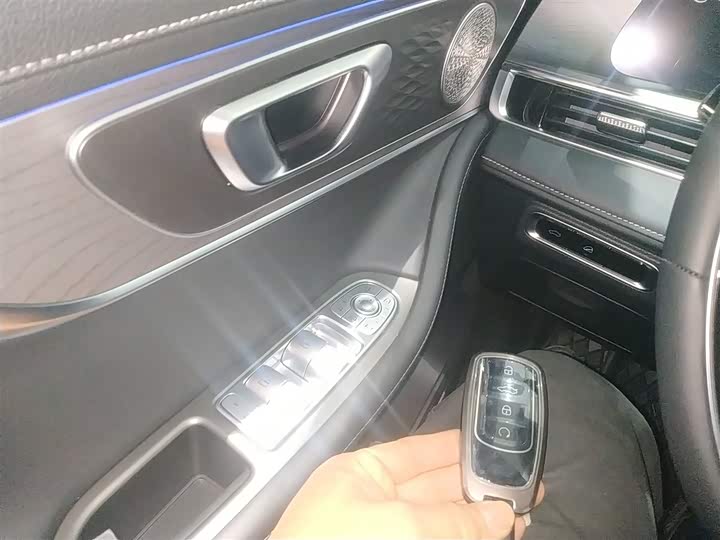 Chery Tiggo 8 Pro 2025 2025款 290T 两驱豪华版