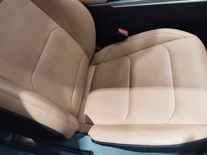 Geely Emgrand 2025 2025款 第4代 1.5L CVT旗舰型