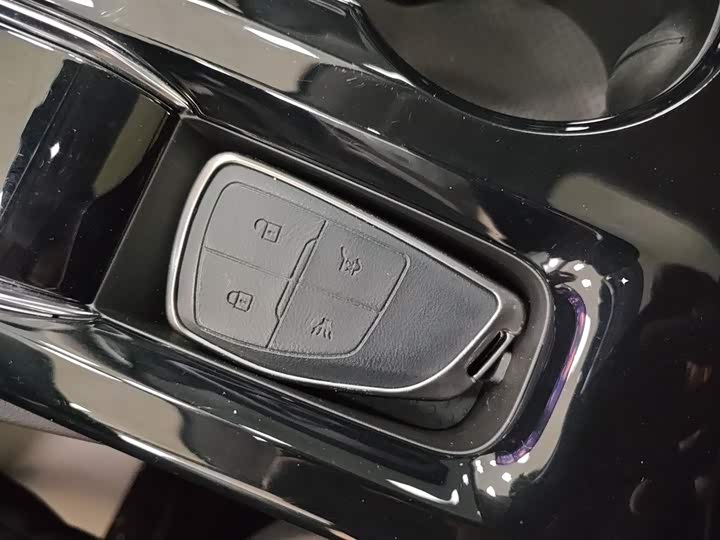 Buick Envision Plus 2025 2025款 昂科威Plus 28T 四驱白金版