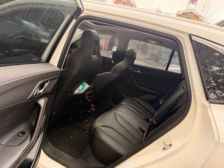 Roewe RX5 2023 2023款 1.5T 尊荣滑屏版