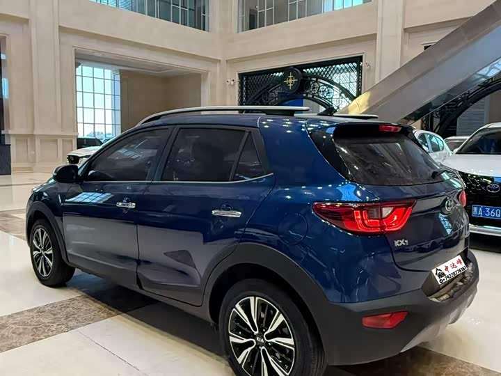 Kia KX1 2021 2021款 1.4L CVT天窗款