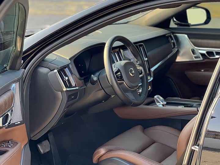 Volvo S90 2025 2025款 B5 智远豪华版