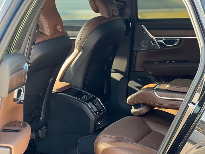 Volvo S90 2025 2025款 B5 智远豪华版