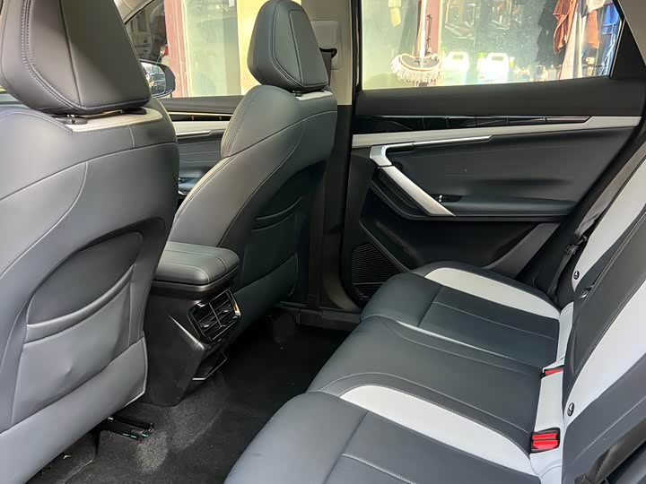 Geely Atlas L 2024 2024款 1.5TD DCT尊贵版