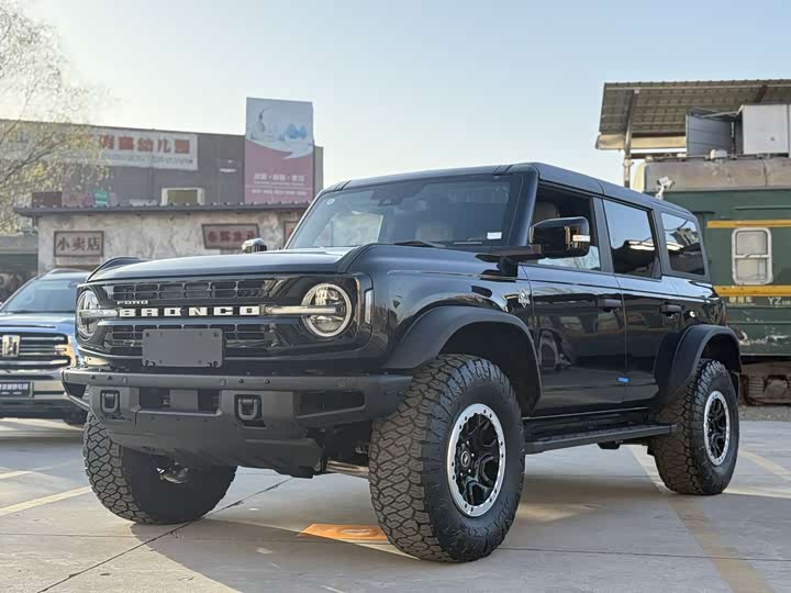 Ford Bronco 2024 2024款 2.3T 长滩大脚越野版