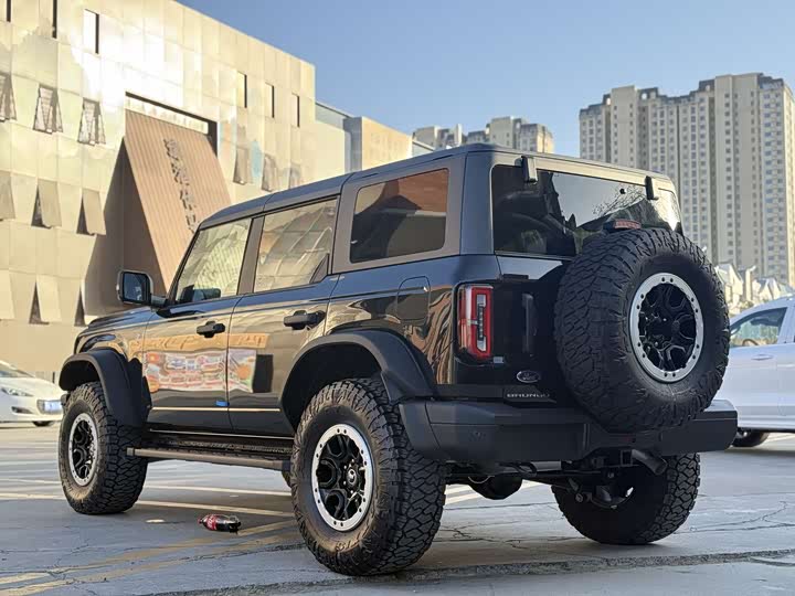 Ford Bronco 2024 2024款 2.3T 长滩大脚越野版