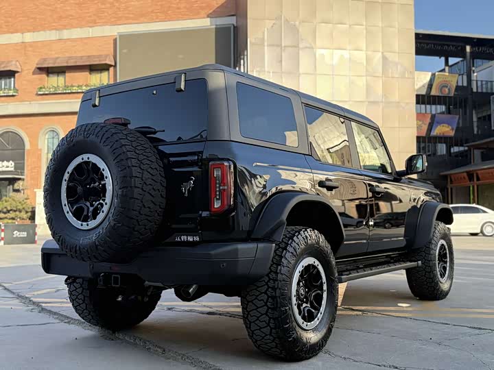 Ford Bronco 2024 2024款 2.3T 长滩大脚越野版