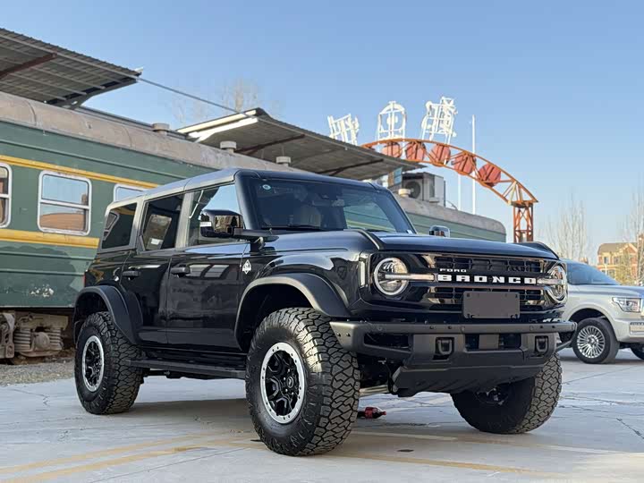 Ford Bronco 2024 2024款 2.3T 长滩大脚越野版