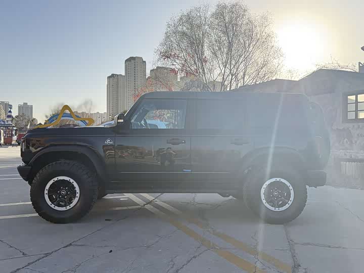 Ford Bronco 2024 2024款 2.3T 长滩大脚越野版