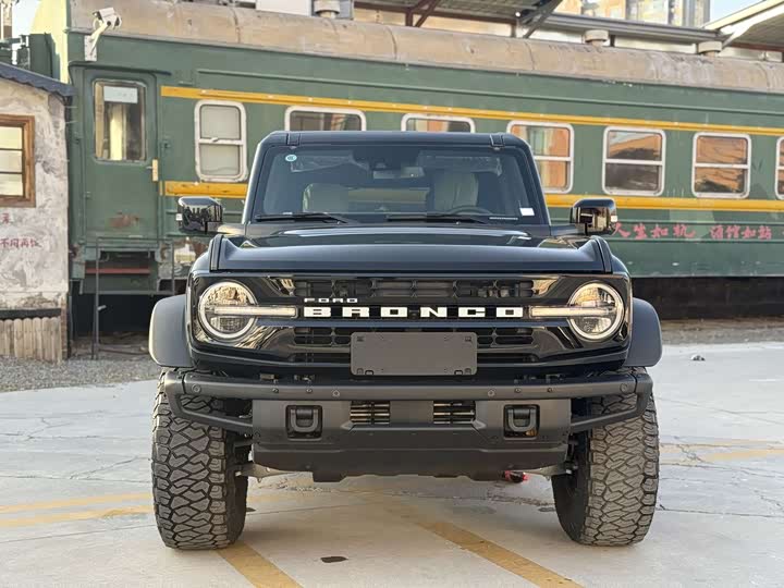 Ford Bronco 2024 2024款 2.3T 长滩大脚越野版