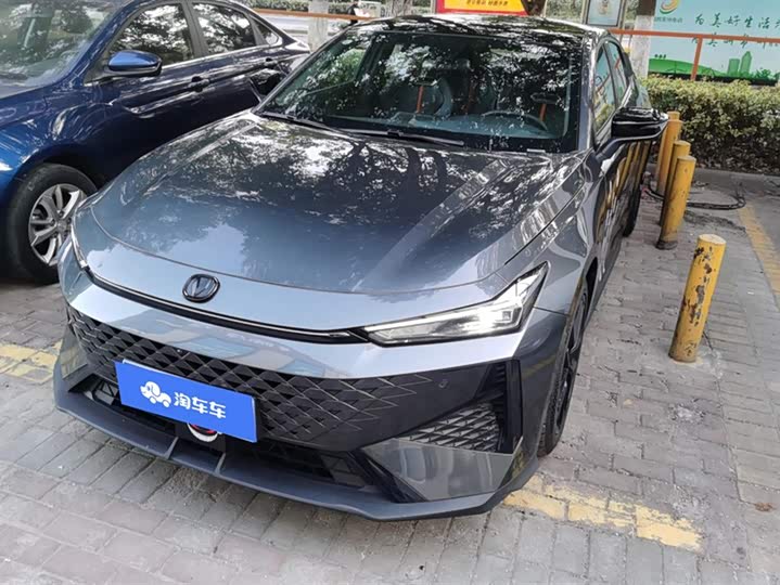 Changan UNI-V 2024 2024款 1.5T 尊贵型