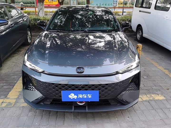 Changan UNI-V 2024 2024款 1.5T 尊贵型