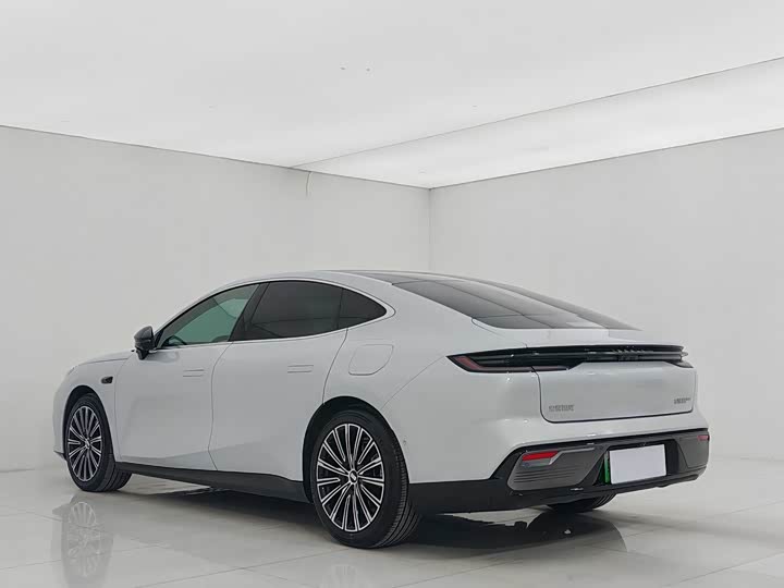 Geely Galaxy Starshine 8 EM-i 2025 2025款 130km EM-i 旗舰版