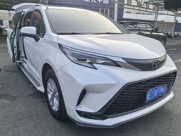 Toyota Granvia 2024 2024款 2.5L混动 豪华版