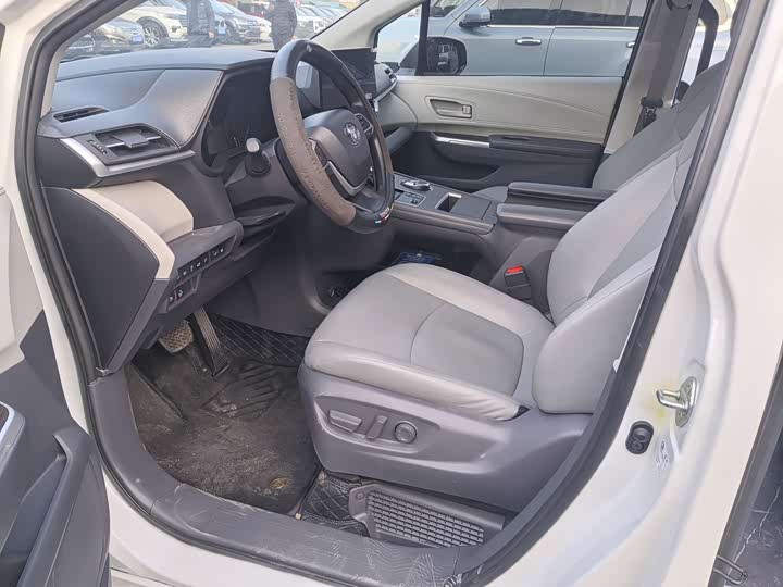 Toyota Granvia 2024 2024款 2.5L混动 豪华版