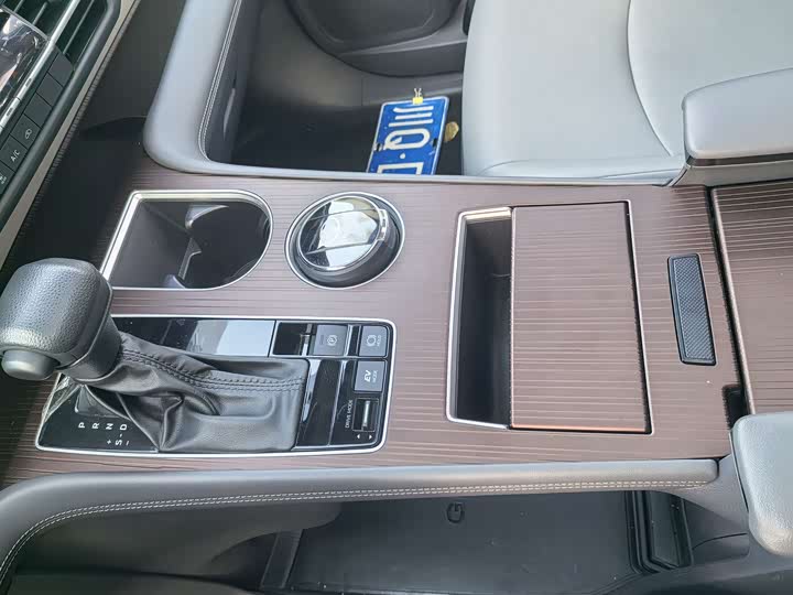 Toyota Granvia 2024 2024款 2.5L混动 豪华版