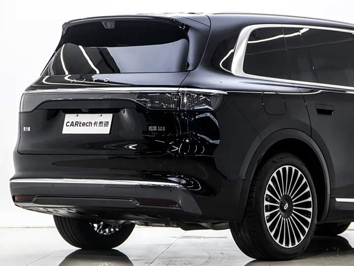 Aito M8 2025 2025款 增程 Max+版 53.4kWh 6座版