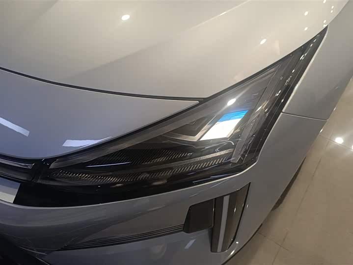 Geely Galaxy L6 2025 2025款 EM-i 60km 启航版