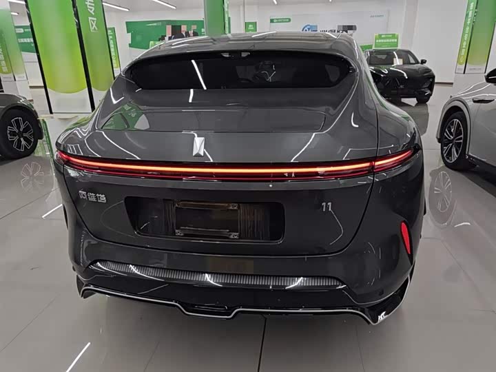 Avatr 11 2024 2024款 730 三激光后驱奢享版