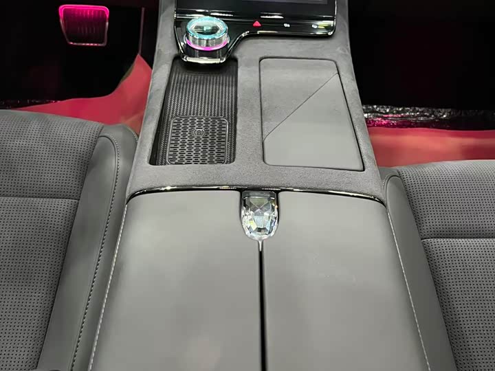 Voyah Passion 2024 2024款 PHEV 四驱超长续航旗舰版