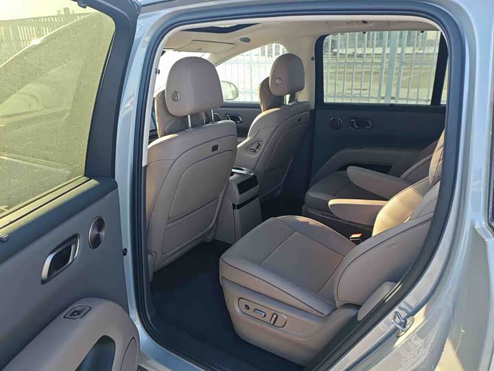 LiXiang i8 2025 2025款 标准版