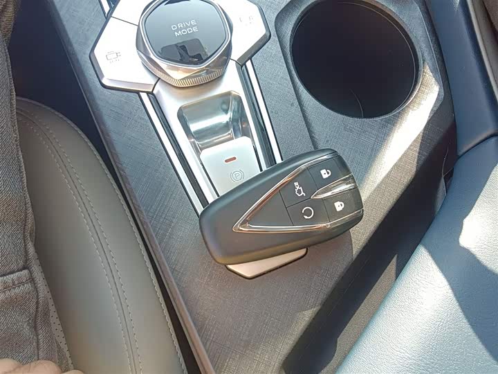 Changan UNI-V Hybrid 2023 2023款 智电iDD 1.5T 113km智趣型（飞快版）