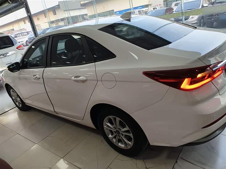 Ford Escort 2021 2021款 1.5L 自动黄金版