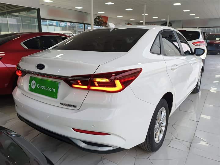 Ford Escort 2021 2021款 1.5L 自动黄金版