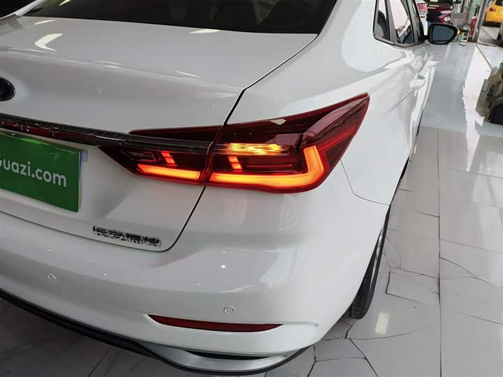 Ford Escort 2021 2021款 1.5L 自动黄金版