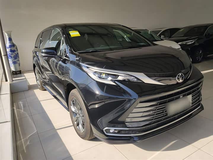 Toyota Sienna 2026 2026款 2.5L 双擎四驱尊贵版