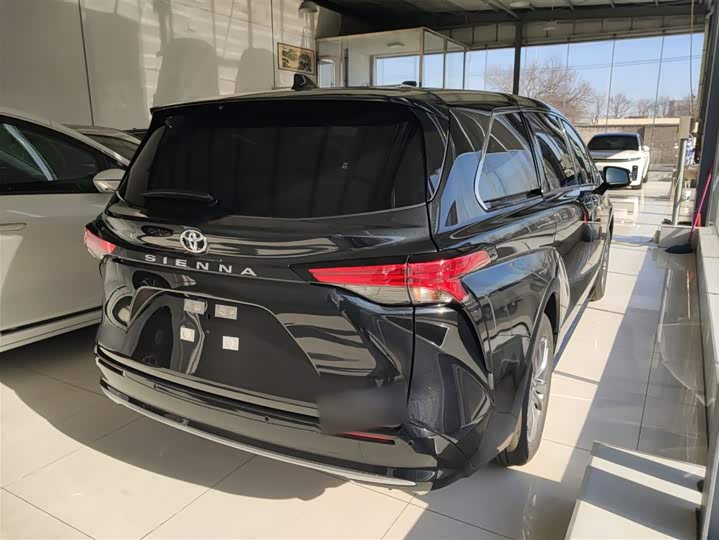 Toyota Sienna 2026 2026款 2.5L 双擎四驱尊贵版