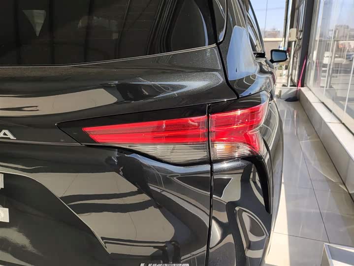 Toyota Sienna 2026 2026款 2.5L 双擎四驱尊贵版