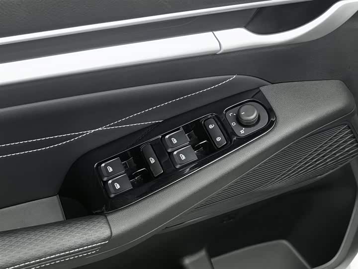 Geely Emgrand 2026 2026款 第4代 400万纪念款 1.5L 手动超越型