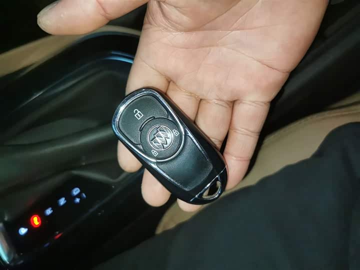 Buick GL6 2021 2021款 323T 轻混动互联豪华型