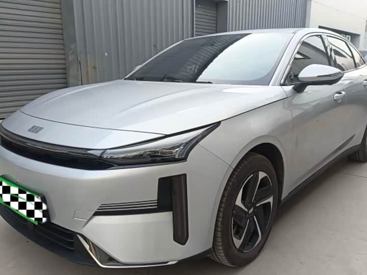 Geely Galaxy L6 2025 2025款 EM-i 140km 星舰版