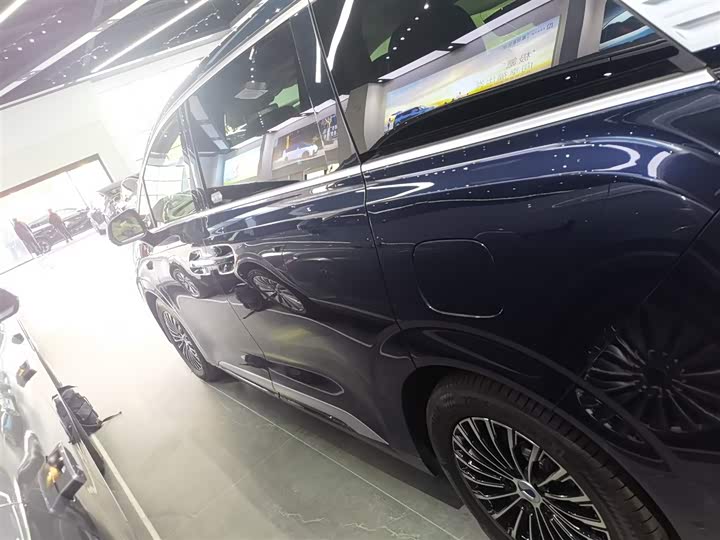 Denza D9 2025 2025款 DM-i 智驾版 1020 四驱旗舰型