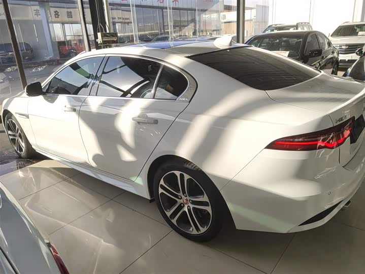 Jaguar XE L 2024 2024款 2.0T 250PS R-DYNAMIC S进取运动版