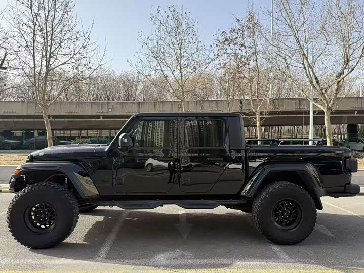 Jeep Gladiator 2022 2022款 3.6L 先行版