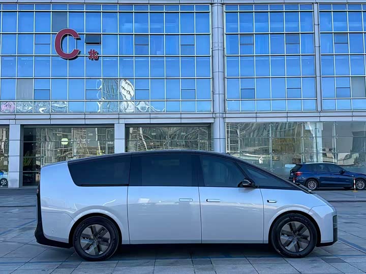 LiXiang Mega 2025 2025款 Home 家庭特别版